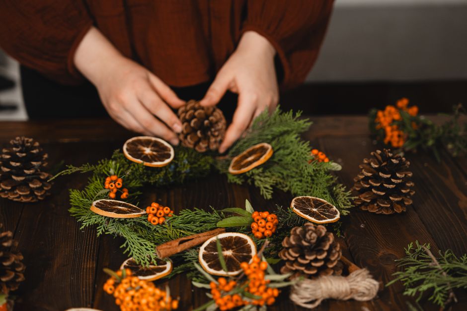 Low-Mess Winter Crafts For Small Tables: Winter Crafts for Small Tables That Stay Low-Mess
