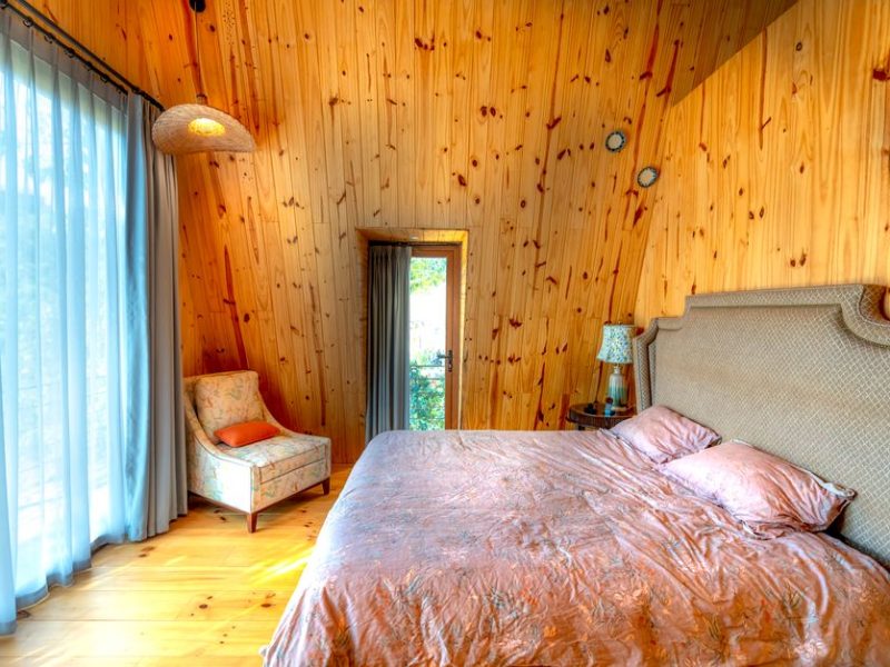Bohemian Master Bedroom Sanctuary Mid-Range Budget: Bohemian Master Bedroom Sanctuary on a Mid-Range Budget