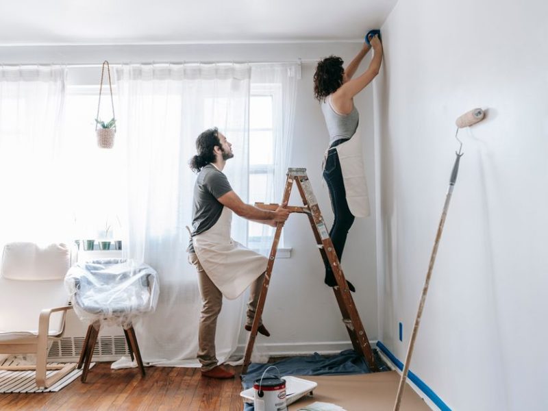 Budget Paint Comparison: Behr vs. Valspar for DIY Renos
