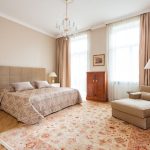 Coastal Guest Bedroom Design on a Mid-Range Budget