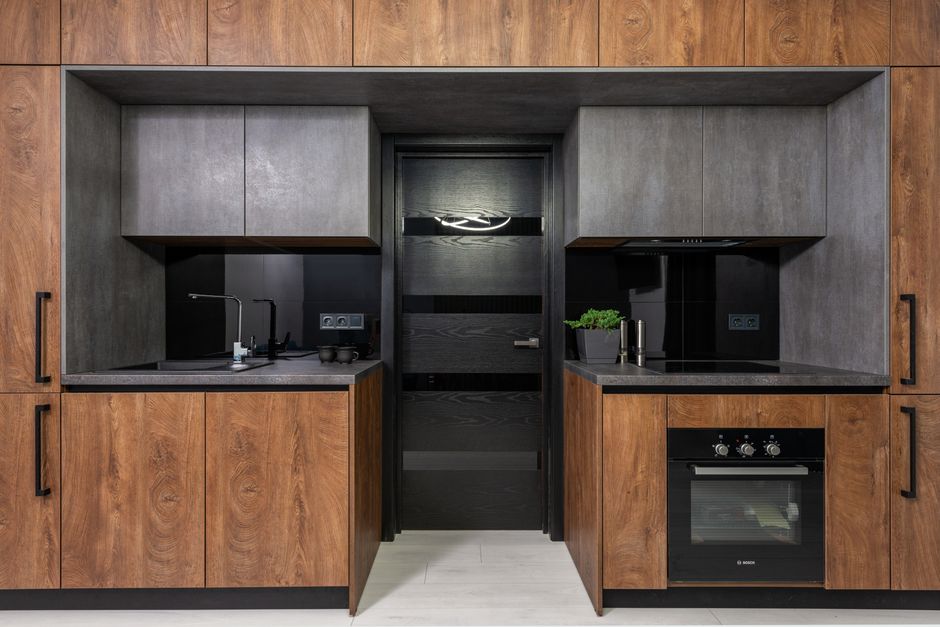 Refinish Old Cabinets Modern Kitchen Makeover Budget: Refinish Old Cabinets for a Modern Kitchen Makeover on a Budget